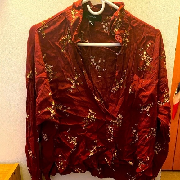 Floral Plus Size Top - Picture 2 of 5